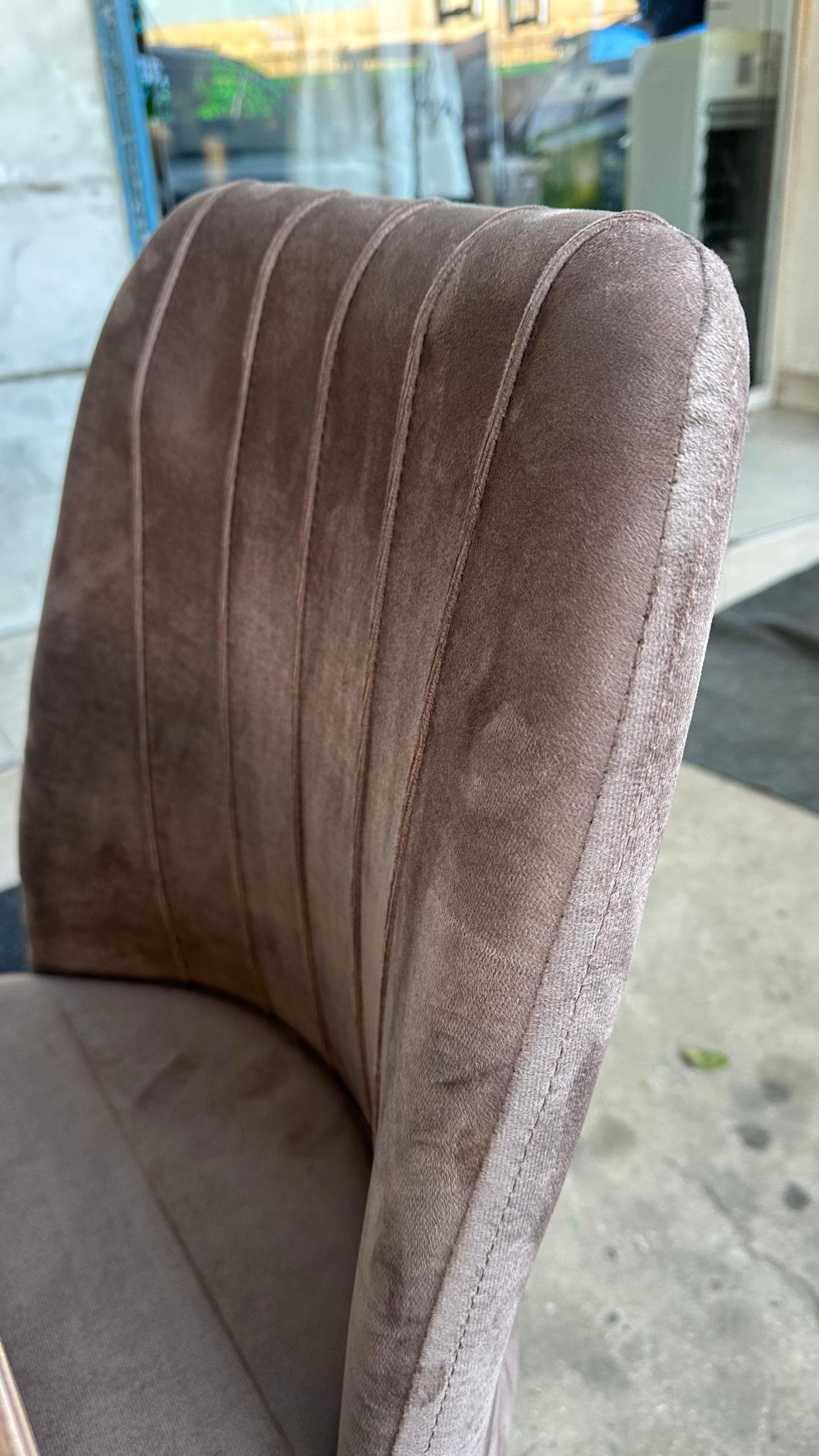 TABLE A MANGER 6PLACES 80X140 METALIQUE RECTANGULAIRE MARRON BAROK